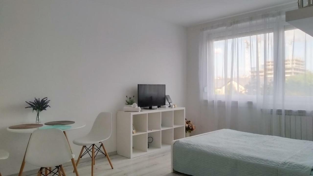White Almond Appartement